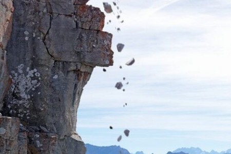 रोल्पामा भीरबाट खसेको ढुङ्गा लागेर आमाछोरीको मृत्यु