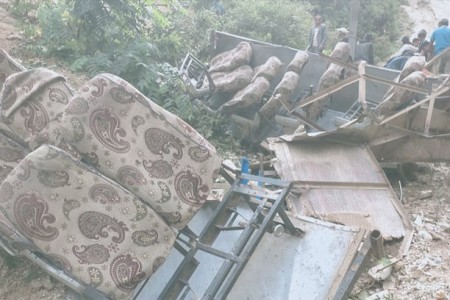टायर पन्चर भएर मुगु बस दुर्घटनामा ३२ जनाको ज्यान गएको प्रहरीको भनाइ