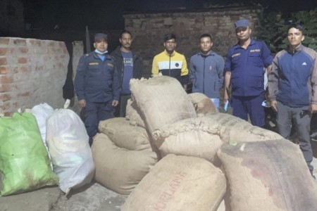 जमुनाह नाकाबाट साढे ५ लाख बराबरको सुर्तीजन्य पदार्थ बरामद