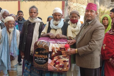 डुडुवामा जेष्ठ नागरिकलाई न्यानो कम्बल वितरण शुरु