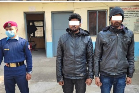 ब्राउन सुगरसहित २ जना बाँके प्रहरीको फन्दामा