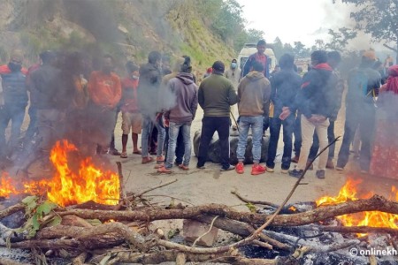 गाडीको ठक्करबाट वडा अध्यक्षको निधनपछि सुर्खेतको छिन्चु बजार बन्द