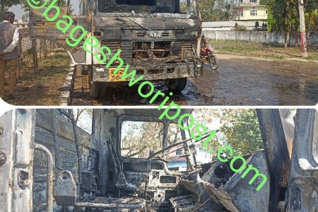 नेपालगन्जमा गुडिरहेको भारतीय टिपरमा आगलागी, जलेर नष्ट