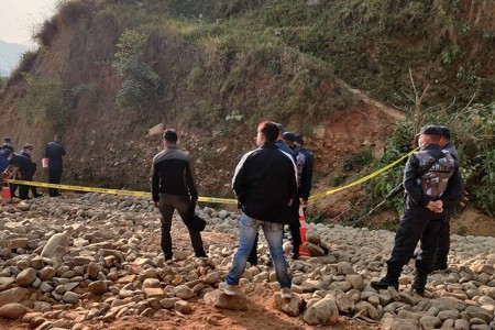 सल्यानमा प्रहरी जवान पोशाकमै मृत अवस्थामा फेला परे