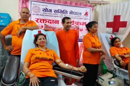 योग गुरु भट्टराईको जन्मोत्सवमा ७० जनाद्वारा रक्तदान