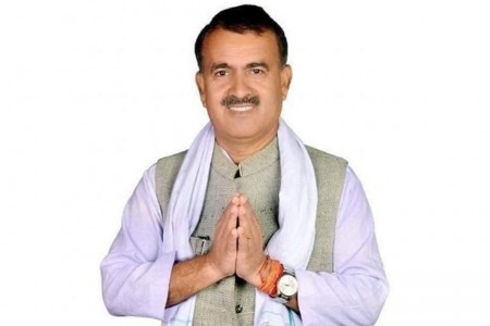 कांग्रेस सहमहामन्त्री यादवमाथि काठमाडौंमा खुकुरी प्रहार