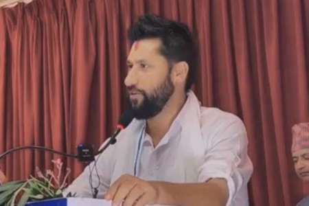 सरकार राज्यको ढुकुटी रित्याएर कार्यकर्ता पालनपोषणमा लिप्छ छः रवि लामिछाने