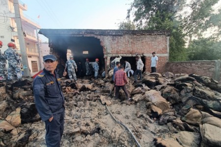 नेपालगन्जको एक बोरा गोदाममा आगलागी
