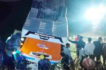 दाङ बस दुर्घटना:मृतक १२ मध्ये ८ जनाको सनाखत