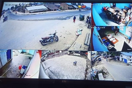 अपराधिक गतिविधि नियन्त्रण गर्न बैजापुर चोकमा सिसीटिभी जडान