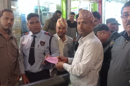 नेपालगन्जमा सडकमा फोहोर फाल्नेलाई जरिवाना