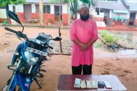 ३ लाखसहित नेपालगन्ज भन्सारबाट भारतीय नागरिक पक्राउ