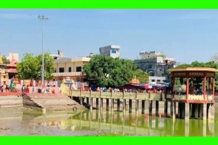 बागेश्वरीमा रहेको जुँगे महादेवको मन्दिर जाने पुलको पुन:निर्माण हुँदै