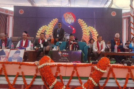 गठबन्धनले मुलुकलाई ओरालो यात्रामा लगेको केपी ओलीको आरोप