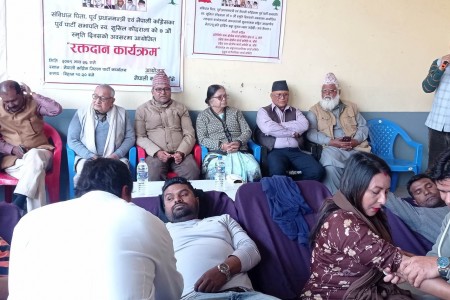 सुशिल कोइरालाको स्मृतिमा कांग्रेस बाँकेको रक्तदानः ६५ जनाले दिए रगत