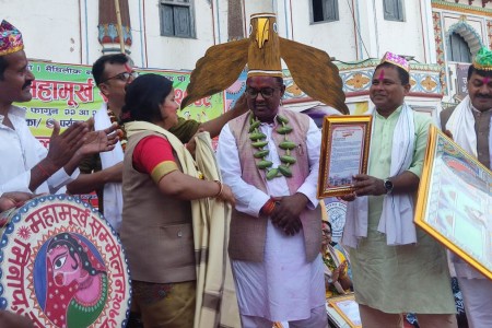 जनकपुरका मेयरलाई महामूर्खको उपाधि