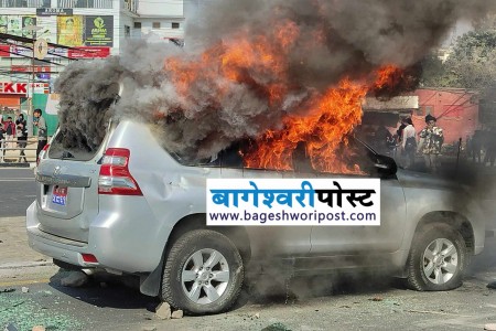 भौतिक पूर्वाधार मन्त्री ज्वाला सवार गाडीमा आगजनी