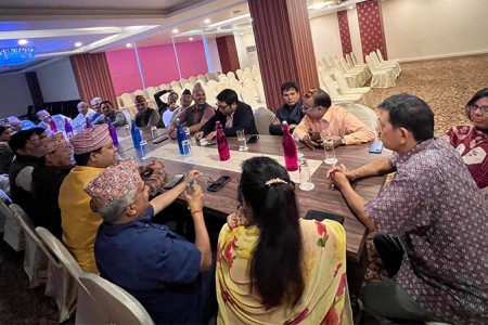 शेखर समूहले पार्टी कार्यालयमा धर्ना दिने