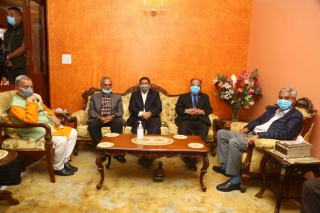 राष्ट्रपतिलाई बहुमतको सरकार गठनको प्रक्रिया प्रारम्भ गर्न तीन दलको आह्वान [विज्ञप्तिसहित]