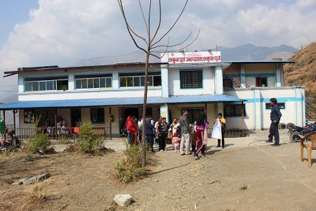 रुकुम पुर्व अस्पतालमा औषधि अभाव,मर्कामा बिरामी