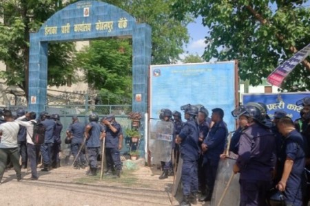 कोहलपुरमा भारतीय ट्रकको ठक्करबाट अटो चालकको मृत्यु, कोहलपुर तनावग्रस्त