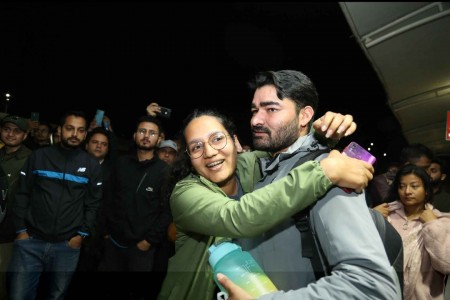 द्वन्दग्रस्त इजरायलबाट २५४ नेपालीलाई काठमाडौं ल्याइयो