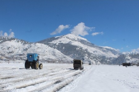 कर्णाली प्रदेशका हिमाली जिल्लामा हिमपातले गर्दा हवाई सेवा ठप्प