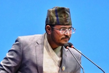 सवारीका क्रममा प्रहरीबाट कुटिएका चिकित्सकसँग राष्ट्रपतिले माफी माग्नुपर्छ: सांसद ज्ञानेन्द्र शाही
