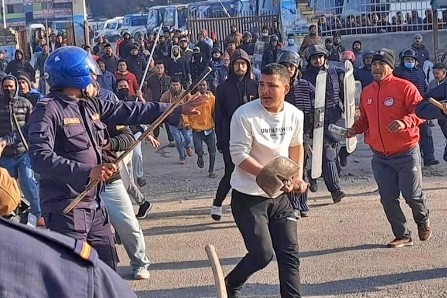बसले ठक्कर दिएर महिलाको मृत्यु भएपछि वीरेन्द्रनगर बजार तनावग्रस्त
