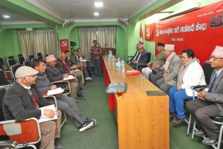 माओवादी केन्द्रबाट राष्ट्रपतिबारे अन्तिम निर्णय गर्ने अधिकार प्रधानमन्त्री प्रचण्डलाई