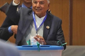 राष्ट्रपति निर्वाचनको मतदान सुरु, रामचन्द्र पौडेलले गरे मतदान