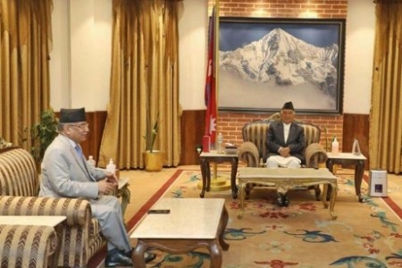 राष्ट्रपति पौडेल र प्रधानमन्त्री प्रचण्डबीच भेटवार्ता, समसामयिक विषयमा छलफल