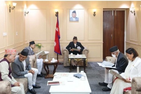 प्रधानन्यायाधीश नियुक्तिका लागि बसेको संवैधानिक परिषदको बैठक बिना निष्कर्ष टुंगियो