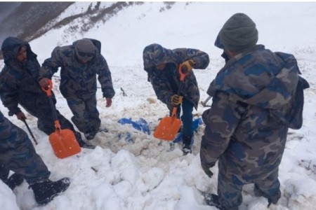 दार्चुलामा हिमपहिरोमा बेपत्ता ५ जनामध्ये ३ शव फेला पर्यो