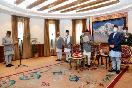 नवनियुक्त मन्त्री आचार्यले लिए सपथ