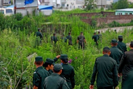ललिता निवासको जग्गालाई तारबार गर्न पुग्यो काठमाडौंको नगर प्रहरी
