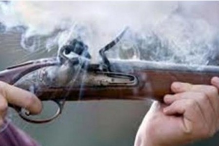 मृग ठानेर बन्दुकले हान्दा आफ्नै साथी पर्यो, ६ जना पक्राउ