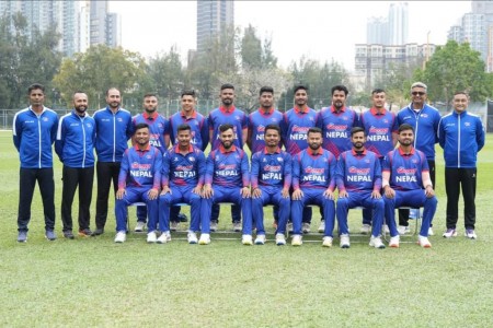 त्रिकोणात्मक टी-२० सिरिज अन्तर्गतको पहिलो खेलमा हङकङविरुद्द खेल्दै नेपाल