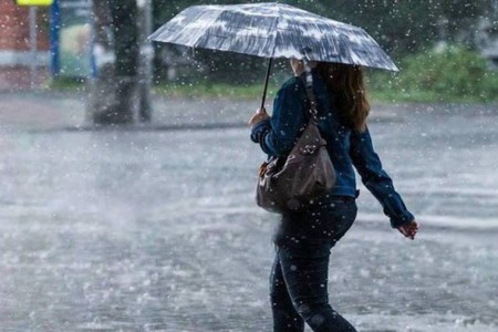 काठमाडौंमा बिहानैदेखि हल्का वर्षा