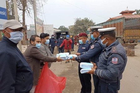 जमुनाह नाकामा वितरण गर्न ३००० मास्क सहयोग