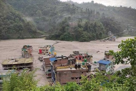 बाढी-पहिरोमा परी बागमती र कोशीमा ३७ जनाको मृत्यु