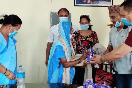 नेपालगञ्जमा ६० वर्ष पुगेका स्वयंसेविकाको विदाई