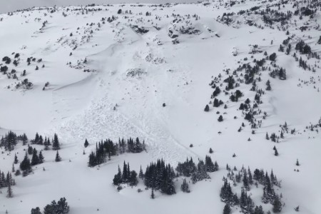 मुगुमा हिमपहिरोमा परेर तीन जनाको ज्यान गयो