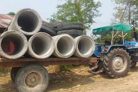 बैजनाथका एमाले उम्मेदवार खनाल ह्युमपाइप वितरण गर्न खोज्दा प्रहरीको फन्दामा