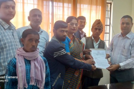 किसानका माग सम्वोधनका लागि प्रधानमन्त्रीलाई ज्ञापनपत्र
