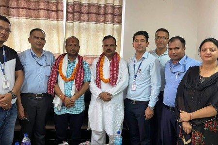 नेपालगन्जका प्रमुख, उपप्रमुखलाई नेपाल बैंकको बधाई, बित्तीय सहकार्यमा जाेड