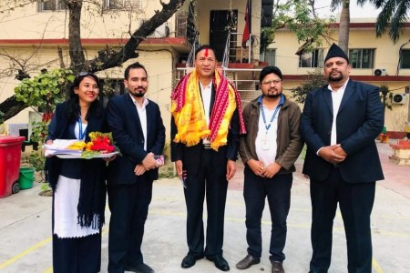 स्वास्थ्यकर्मीहरुले गरे नेपालगन्ज उपमहानगरका प्रमुख प्रशासकीय अधिकृत बस्नेतको स्वागत