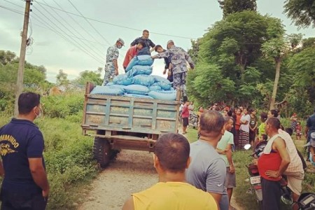 सशस्त्र प्रहरी बर्दियाद्वारा १५ लाख बढीका अवैध सामाग्री बरामद