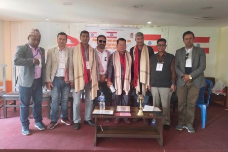 व्यापार तथा सम्बद्ध श्रमिकको अध्यक्षमा गिरी; उपाध्यक्षमा बाँकेका न्यौपाने