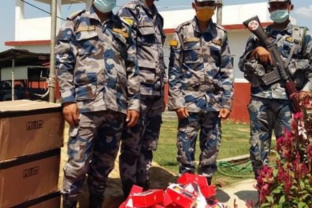 नेपालगन्जको जयसपुर बिओपीले बरामद गर्यो १८० थान मोबाइल सेट